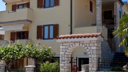 Apartments Marija Novigrad (1)