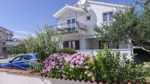 Apartments Meri Vodice (1)