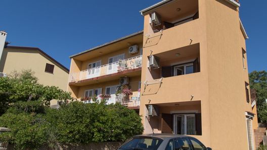 Apartments Gaspar Cres (1)