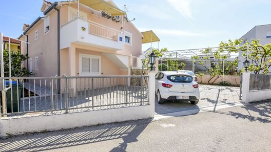 Apartments Zdravko Rogoznica (1)