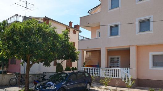 Apartments and Rooms Mladen Vodice (1)