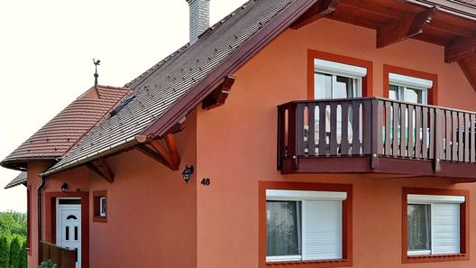 Laura Apartmanház Balatonfüred (1)