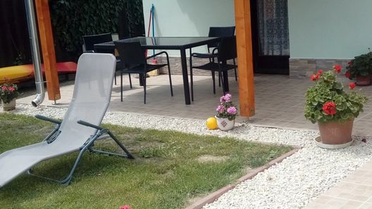 Napsugár Apartmanház Balatonlelle (1)