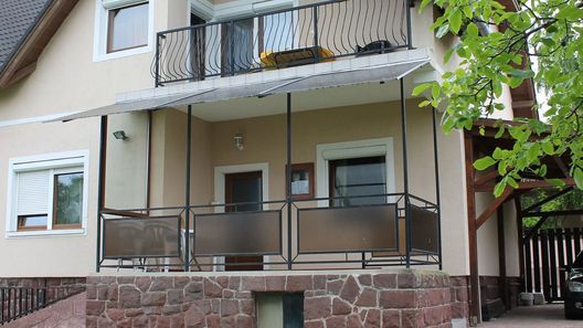 Márta Apartman Balatonalmádi (1)