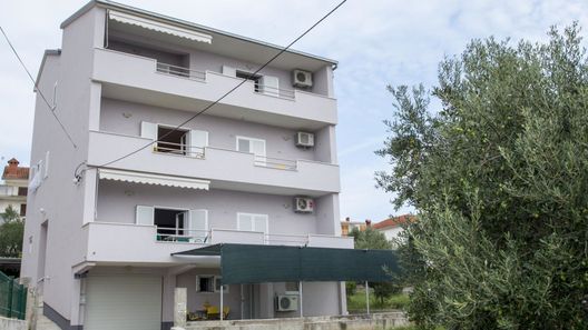 Apartments MERI Okrug Gornji (1)