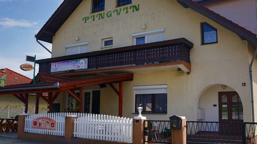 Pingvin Apartman Balatonmáriafürdő (1)