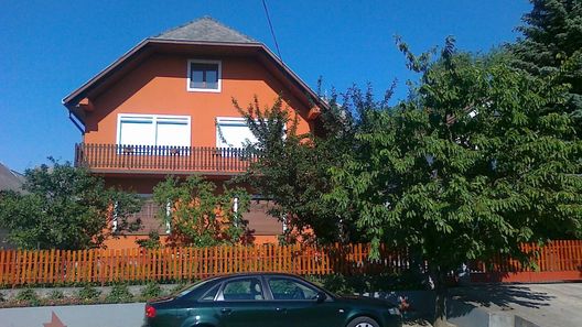 Gyöngyi Apartman Balatonboglár (1)