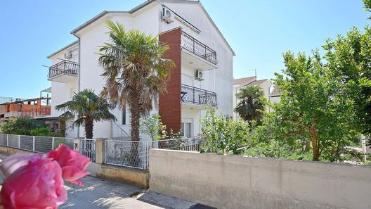 Apartments and Rooms Josipa Vodice (1)