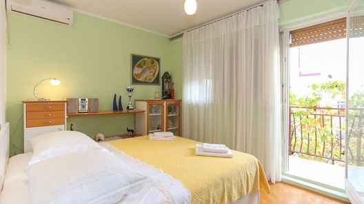 Apartmanok Parkolóhellyel Trogir - 12695 (1)