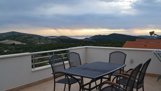 Apartmanok Parkolóhellyel Grebastica, Sibenik - 13365 Grebaštica (1)