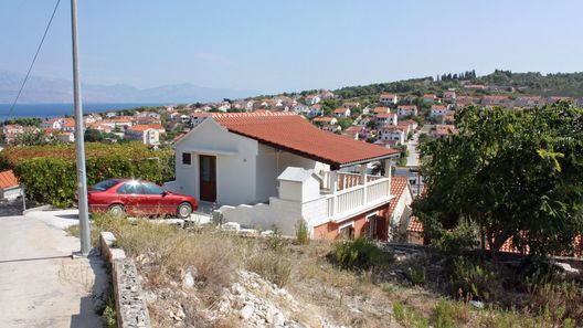 Apartmanok Parkolóhellyel Sutivan, Brac - 5654 Sutivan (1)