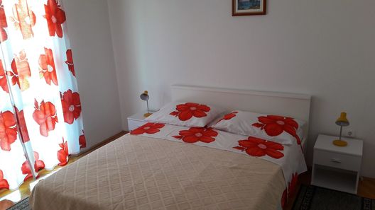 Apartmanok Parkolóhellyel Vinisce, Trogir - 12637 Vinišće (1)