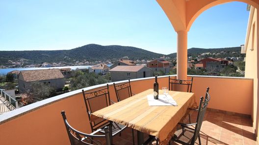 Apartmanok Parkolóhellyel Vinisce, Trogir - 8660 Vinišće (1)