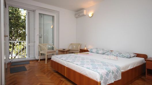 Apartmanok és Szobák A Tenger Mellett Makarska - 6839 (1)