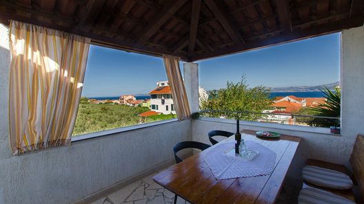 Apartmanok Parkolóhellyel Supetar, Brac - 7631 Supetar (1)