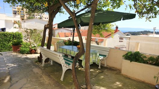 Apartmanok és Szobák Parkolóhellyel Makarska - 6767 (1)