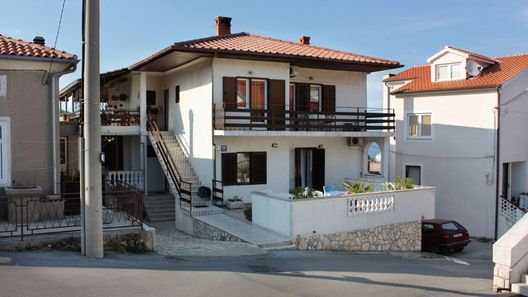 Apartmanok és Szobák Parkolóhellyel Vrbnik, Krk - 5301 Vrbnik (1)