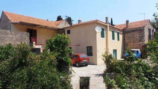 Apartmanok Parkolóhellyel Vrisnik, Hvar - 4051 Vrisnik (1)