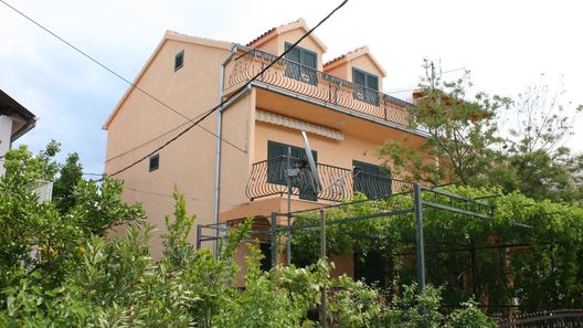 Apartmanok Parkolóhellyel Vodice - 6444 (1)