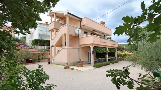 Apartmanok Parkolóhellyel Kornic, Krk - 415 Kornić (1)