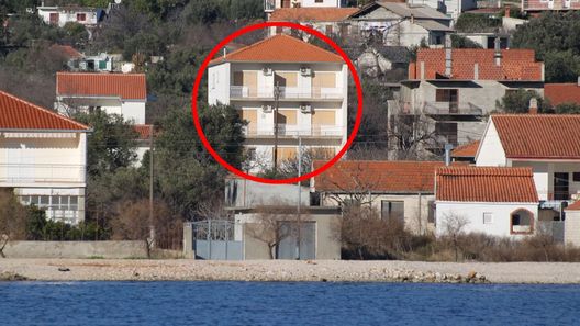 Apartmanok Parkolóhellyel Vinisce, Trogir - 1165 Vinišće (1)