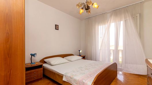 Apartmanok Parkolóhellyel Supetar, Brac - 11278 Supetar (1)