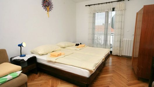 Apartmanok Parkolóhellyel Novi Vinodolski - 5514 (1)