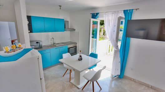 Apartmanok Parkolóhellyel Sutivan, Brac - 752 Sutivan (1)