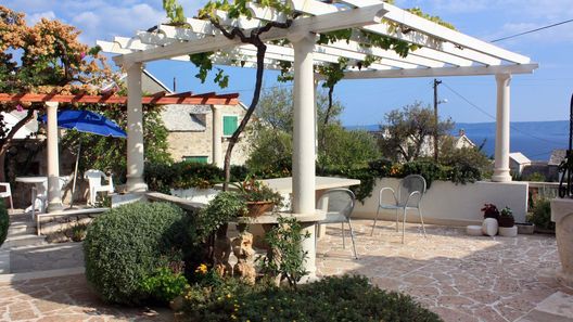 Apartmanok Parkolóhellyel Bol, Brac - 5642 Bol (1)