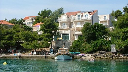 Apartmanok és Szobák A Tenger Mellett Lumbarda, Korcula - 13626 Lumbarda (1)