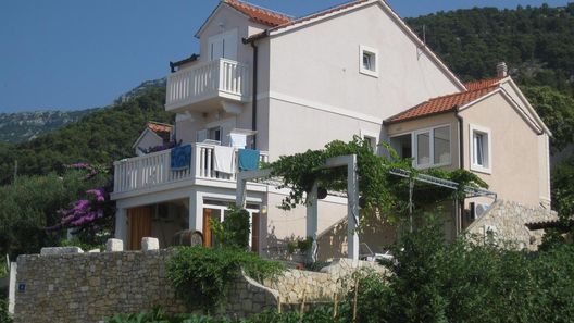 Apartmanok A Tenger Mellett Bol, Brac - 13665 Bol (1)