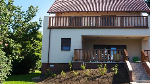 Füge Apartman Balatonakarattya (1)