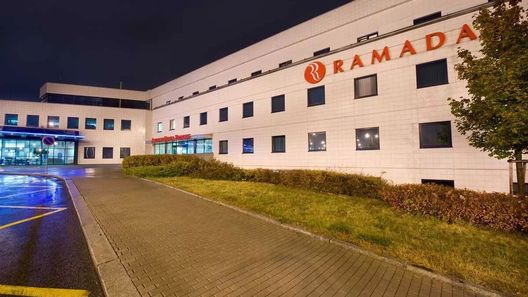 Ramada Airport Hotel Praha (1)