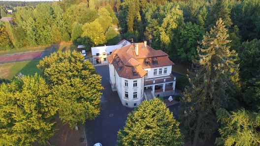 Hotel Vila Olga Jevany (1)