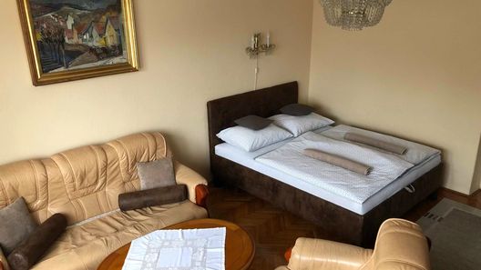 Fejedelem Apartman Eger (1)