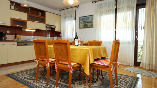 Apartmanok Parkolóhellyel Trogir - 9209 (1)