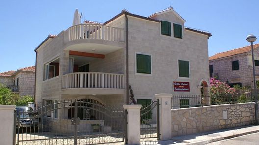 Apartmanok A Tenger Mellett Supetar, Brac - 4274 Supetar (1)