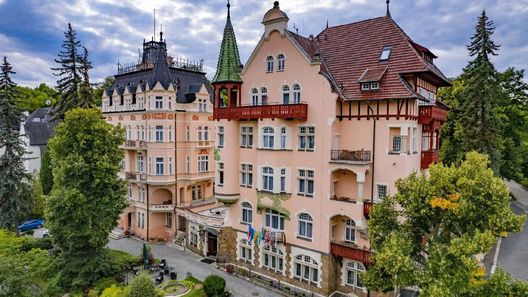 Villa Smetana + Villa Trocnov Karlovy Vary (1)