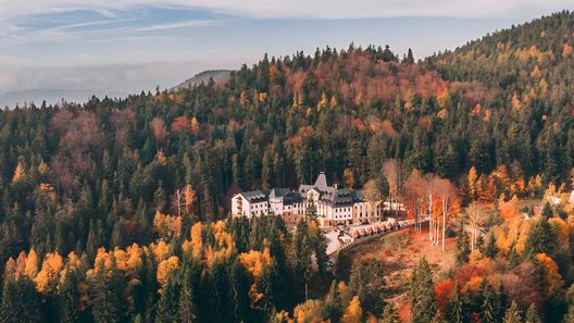 Zámek Lužec Spa & Wellness Resort Nejdek (1)