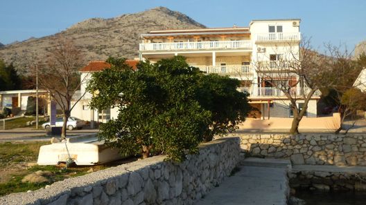 Apartments Bili Starigrad Paklenica (1)