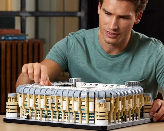 KLOCKI LEGO CREATOR STADION REALU MADRYT — SANTIAGO BERNABÉU (10299)