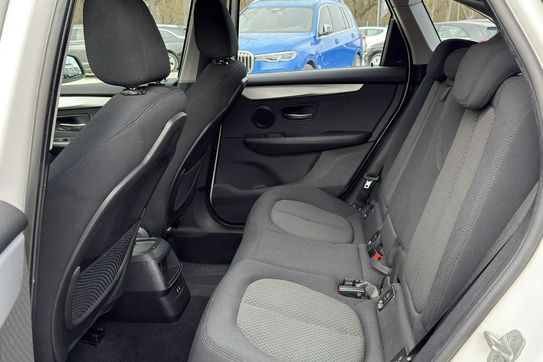 BMW Seria 2 216d aut