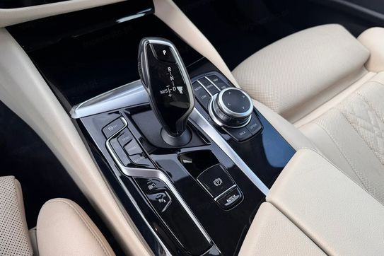 BMW Seria 5 530e Luxury Line