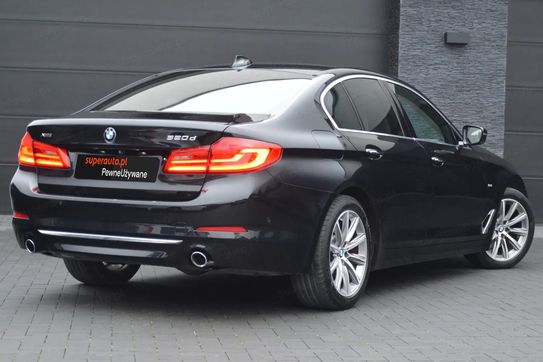BMW Seria 5 520d xDrive Luxury Line aut