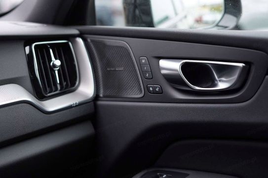 Volvo XC60 T8 Plug-In Hybrid AWD Ultra Black Edition