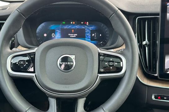 Volvo XC60 B5 B AWD Ultra Dark