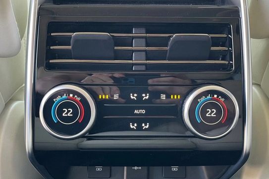 Land Rover Range Rover P550e Autobiography