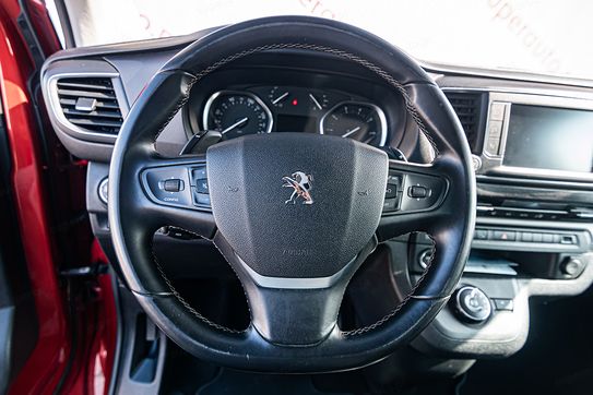 Peugeot Traveller L2H1 AT