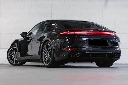 Porsche Panamera 4