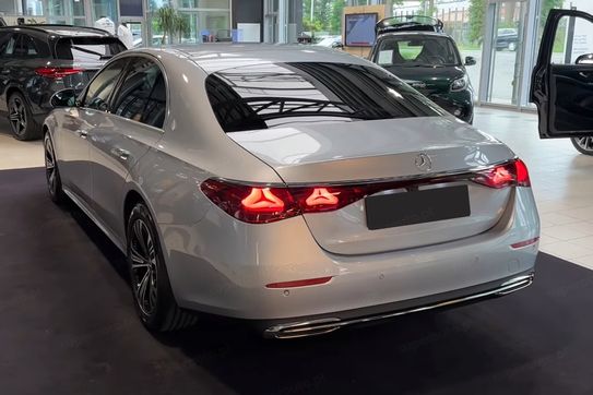 Mercedes Klasa E 220 d  4-Matic Avantgarde